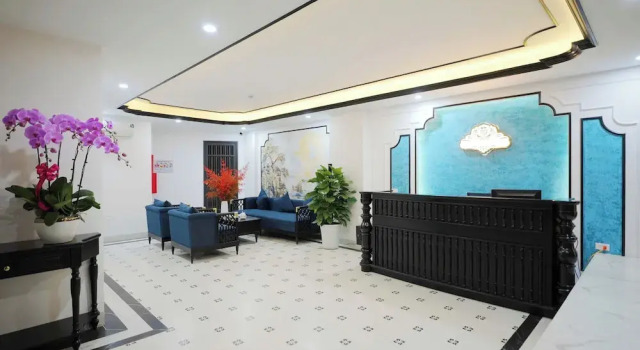 Royal Hotel Trinh Van Bo Nam Tu Liem