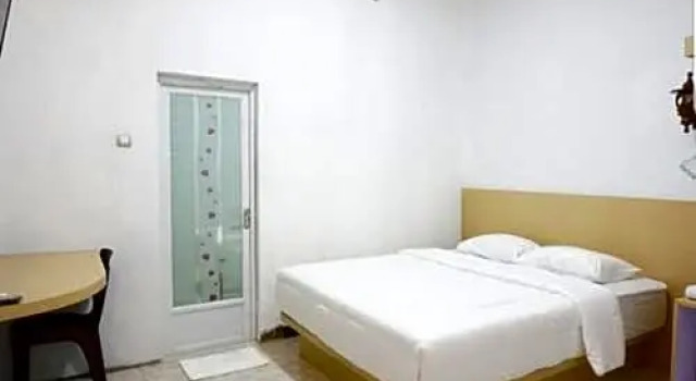 Люкс Deluxe OYO 90221 Makarim Guest House Syariah