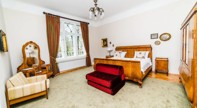 Spacious 3Bdr Apt With A Balcony In The Center, Забронировать Дом для отпуска Виллы Сараево, рядом с Sarajevo National Theatre, Вилла