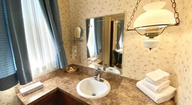 Трёхместный номер Standard Le Chateau de Pierre