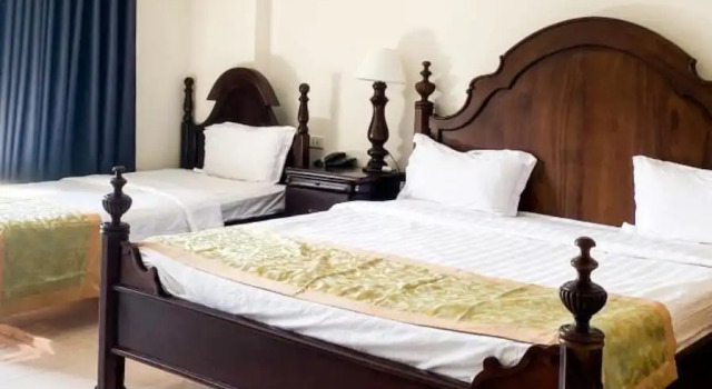 Трёхместный номер Standard с балконом и с видом на город Hoàng Lê Hotel