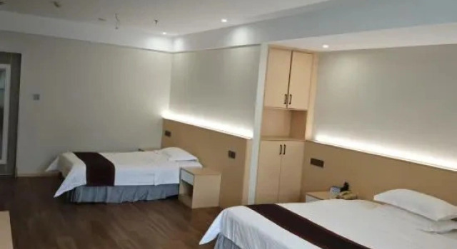 Bowen Holiday Hotel, Prenota Hotel Enshi Prefecture Cina