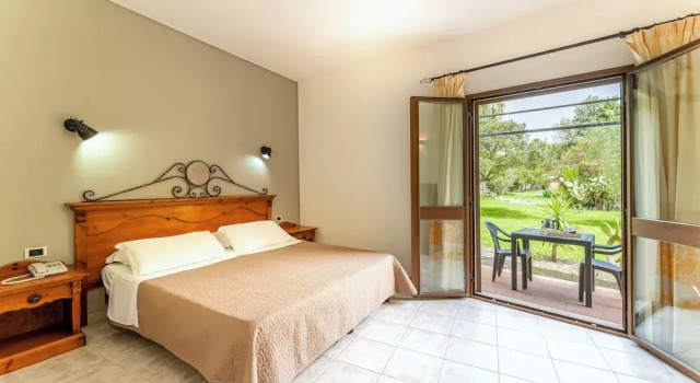 Hotel Ribot with pool in Arborea