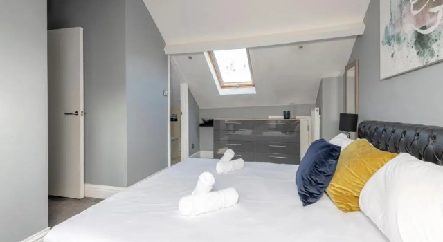Апартаменты Modern Townhouse Steps from Bath’s City Centre
