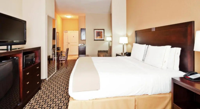 Люкс Holiday Inn Express & Suites Clovis by IHG