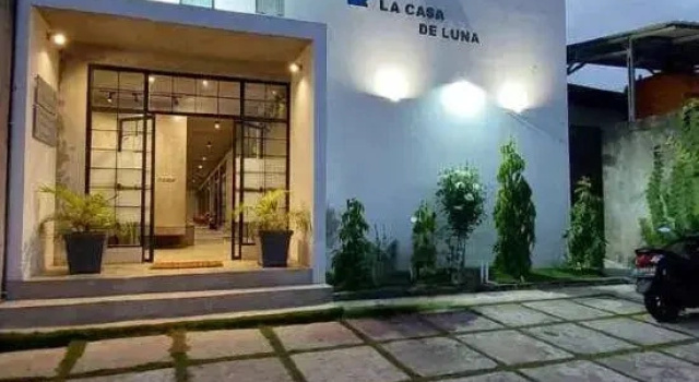 La Casa De Luna, Забронировать Отель Вайкабубак Sumba