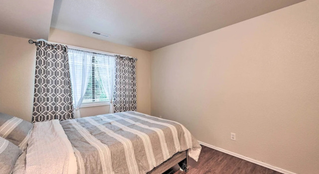 Shoreline Home w/ Deck ~ 14 Mi to Downtown Seattle, Buchen Sie Hotel Shoreline 