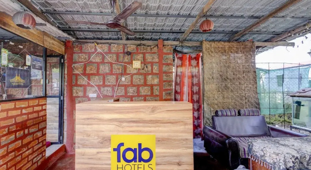 Fabhotel Arya'S Hyderabad Resort, Prenota Resort Nerul 