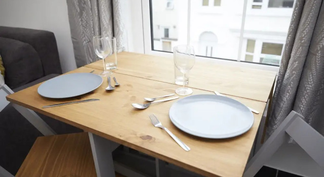 Lovely 2 bedroom apartment on Shirley Road in Southampton with free parking, Varaa Huoneisto Asunnot kohteessa Merseyside, Huoneisto