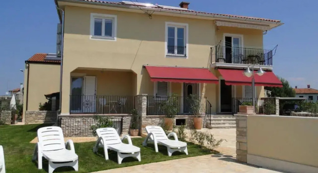 Apartments Villa Ela, Book Lejlighed Hoteller i Umag Riviera med pool, Swimmingpool