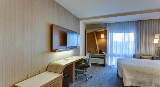 Четырёхместный номер Standard Courtyard by Marriott Hammond
