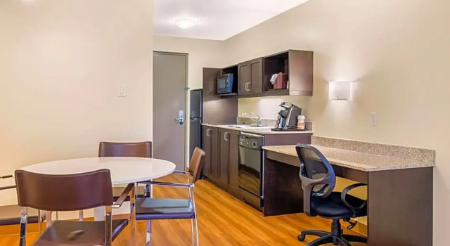 Номер Standard с видом на бассейн Quality Inn & Suites