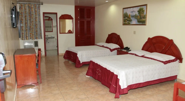 Четырёхместный номер Standard Hotel Alcala