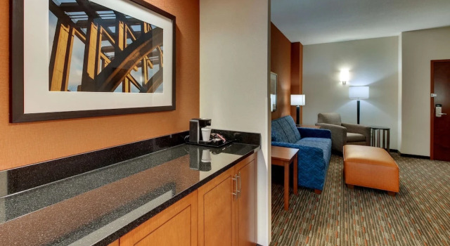 Люкс с 2 комнатами Drury Inn & Suites Knoxville West