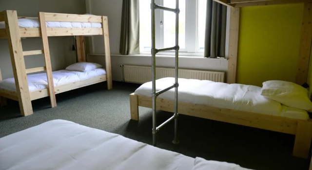 Кровать в общем номере (женский номер) Hostel Roots