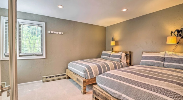 Cozy Vail Condo ~ 4 Mi to Vail Ski Resort!, Забронировать Апартаменты/квартира Вейл Roosevelt National Forest, рядом с Vail Racquet Club