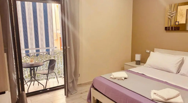 YourHome - La Meta Perfetta Rooms&Spa, Забронировать Отель Отели Меты с парковкой, Парковка
