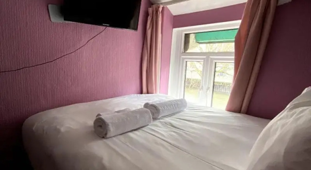 WiseStay, Забронировать Отель Отели Кардиффа 3 звезды, рядом с Caerphilly Mountain, 3*