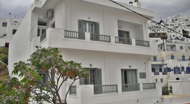 Papanikola House 1