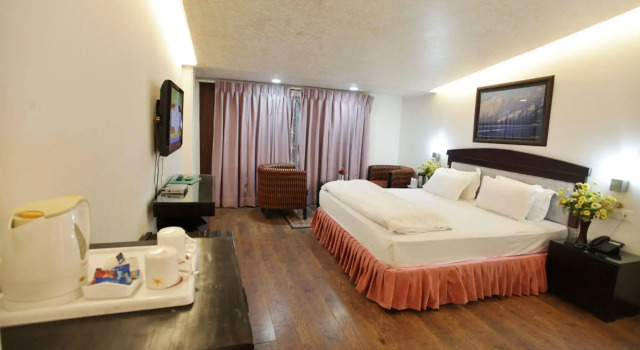 Hotel Grand Mumtaz Towers, Забронировать Отель Сринагар Jammu & Kashmir Ski