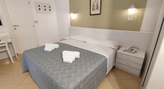 Hotel Athena, Забронировать Отель Отели Побережья Марок 3 звезды, 3*