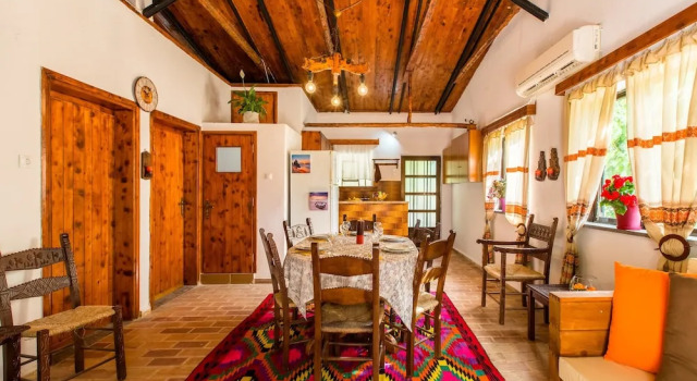 Вилла Aadonis traditional house on the Sea