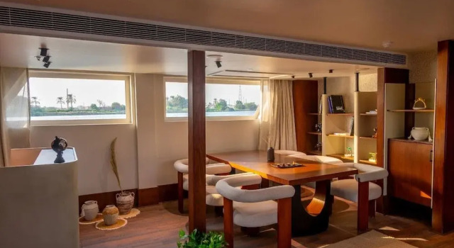 Sonesta Dahabeya Amirat II - Nile Cruise Ship - 4 nights from Luxor, Book Feriehus Villaer i Qina, Villa