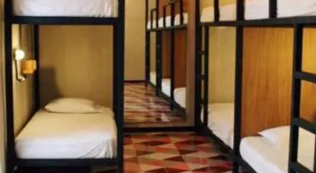 Кровать в общем номере (женский номер) Moloch Hostel & Suites