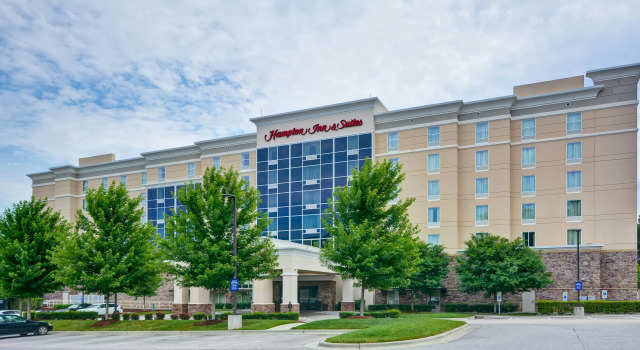 Hampton Inn & Suites Crabtree, Забронировать Отель Роли Raleigh-Durham Metropolitan Area