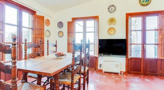 Expansive Mansion in Consell Balearic Islands With Terrace, Book Hotel Hoteller i Consell med pool, Swimmingpool