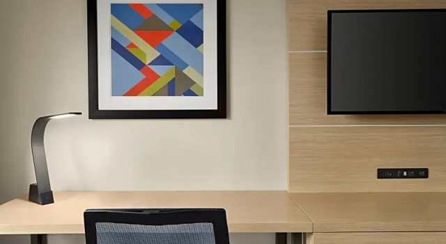Полулюкс Holiday Inn Express & Suites Mt. Pleasant by IHG