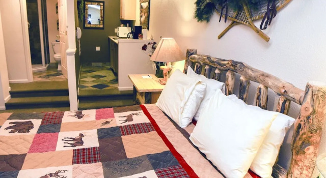 Fawn Valley Inn: 107, Забронировать Отель Отели Rocky Mountain National Park с бассейном, Бассейн