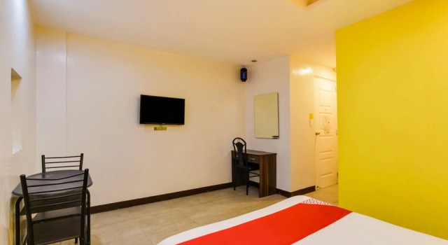Ranchotel Drive-In by OYO Rooms, Prenota Hotel Binan Laguna