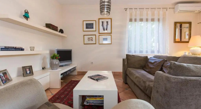 Apartment Mare, Varaa Huoneisto Hotellit Kvarner Islands uima-altaalla, Uima-allas