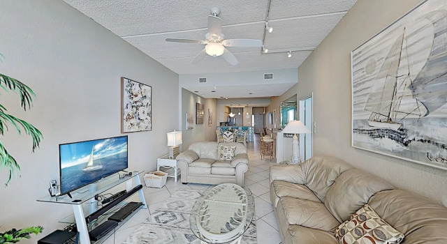 Plush Suntide Penthouse W/ Tennis, Pools & Gym 2 Bedroom Condo, Buchen Sie Ferienwohnung Hotels in Padre Island mit Pool, Schwimmbad