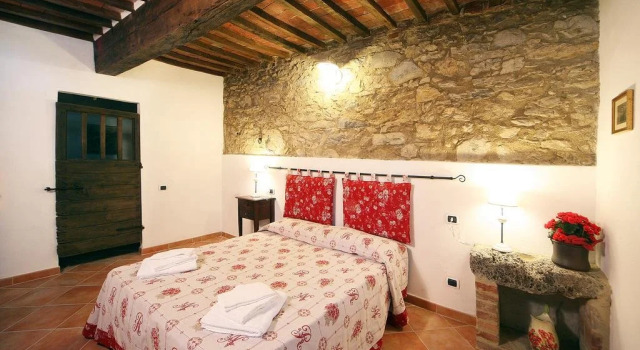 I Monti Agriturismo, Book Hotel Hoteller i Montieri med pool, Swimmingpool