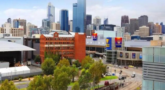 Апартаменты с 2 комнатами с балконом StayCentral - Cityside on Whiteman Street Southbank