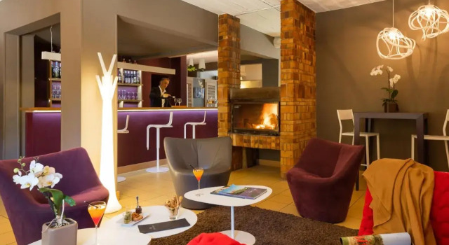 Auberge De Carcarille, Rezervovat Hotel Wellness hotely v Gordes, SPA