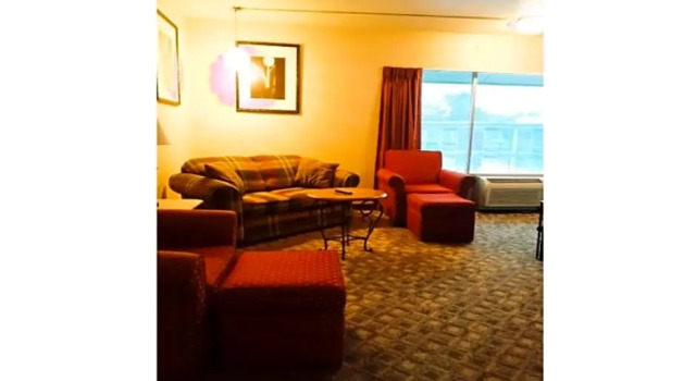 Двухместный люкс Premium с видом на бассейн District Hotel