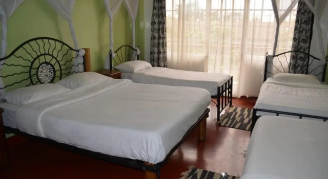 Четырёхместный номер Standard Khweza Bed and Breakfast