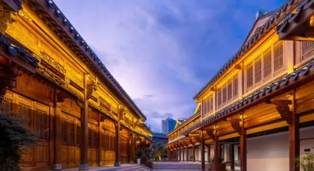 Tongren Zhongnanmen Ancient City·Fengyi Fanju