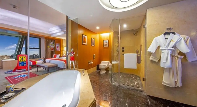 Трёхместный номер Premium InterContinental Chengdu Century City by IHG