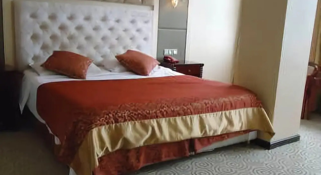 Erqiao Hotel, Boek Hotel Xianning Hubei
