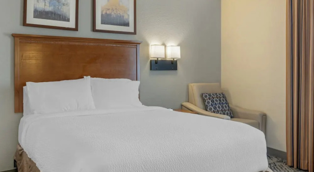 Люкс Candlewood Suites Indianapolis East by IHG