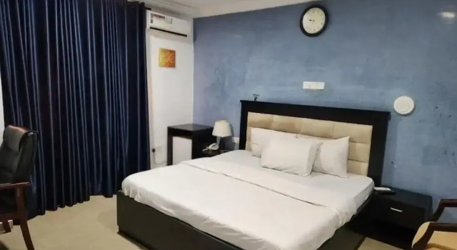 Davies Suites