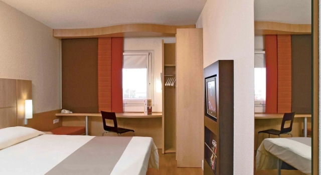 ibis Vannes, Забронировать Отель Ван Gulf of Morbihan