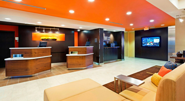 Courtyard by Marriott San Antonio Airport/North Star Mall, Book Hotel Hoteller i Bexar County med parkering, Parkering