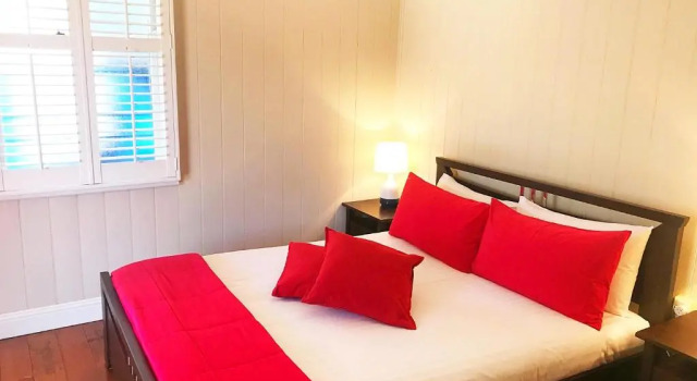 4 bedroom house - Walk to Southbank