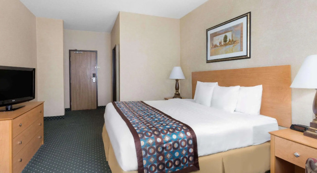 Двухместный номер Standard Baymont by Wyndham Waterloo