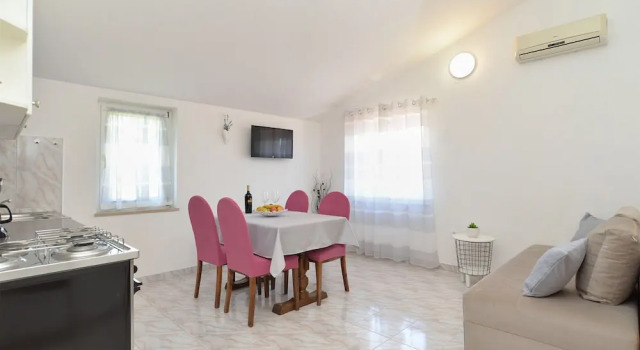 Апартаменты c 1 комнатой Apartments Emil 596